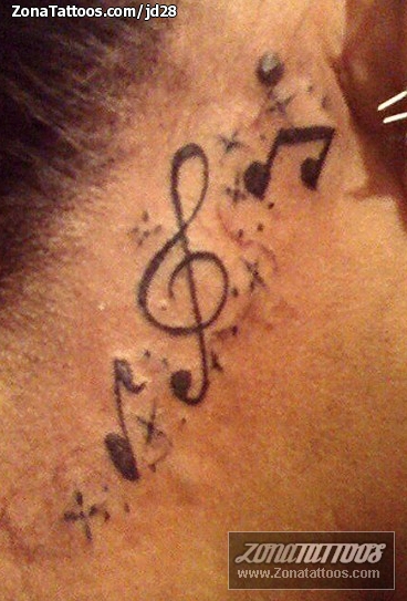 Tatuaje De Notas Musicales Cuello