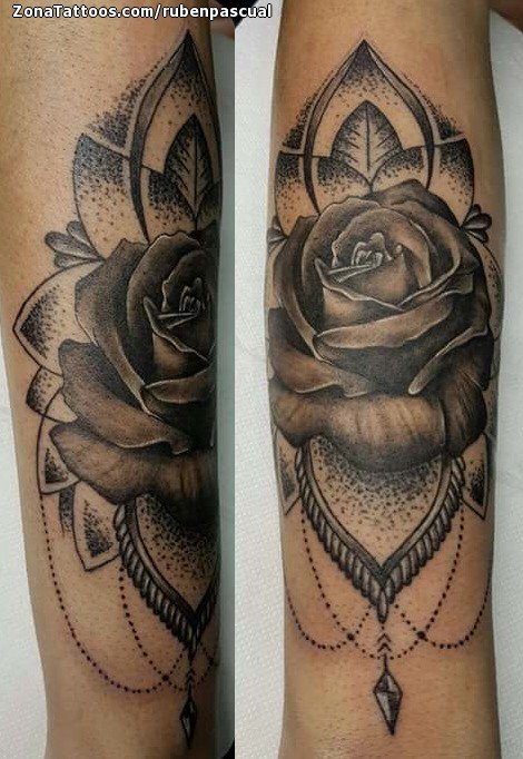 Tatuaje De Rosas Flores Puntillismo 