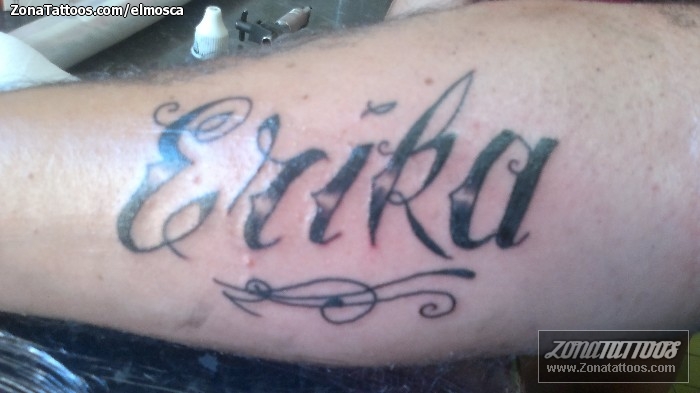 Tatuaje De Nombres Erika Letras