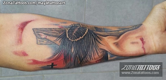 Tatuaje de Religiosos, Cristos, Antebrazo